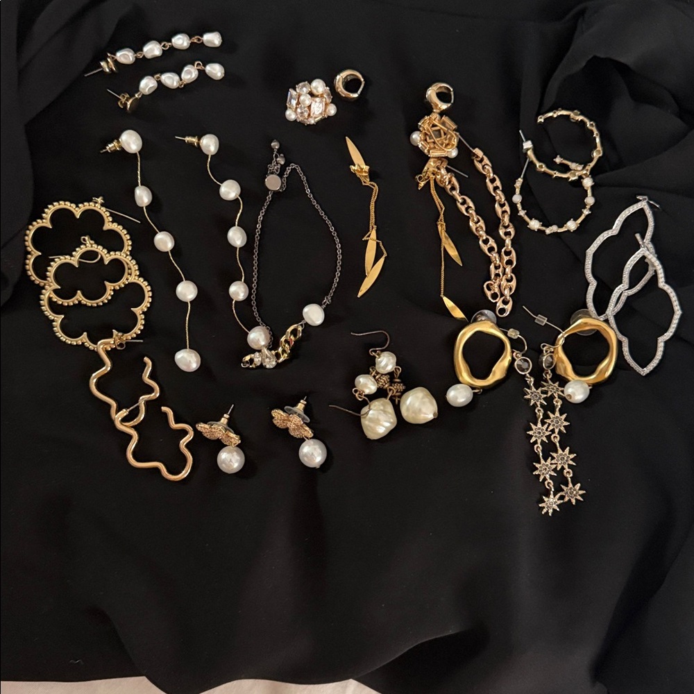 Elegant Gold and Pearl Jewelry Set